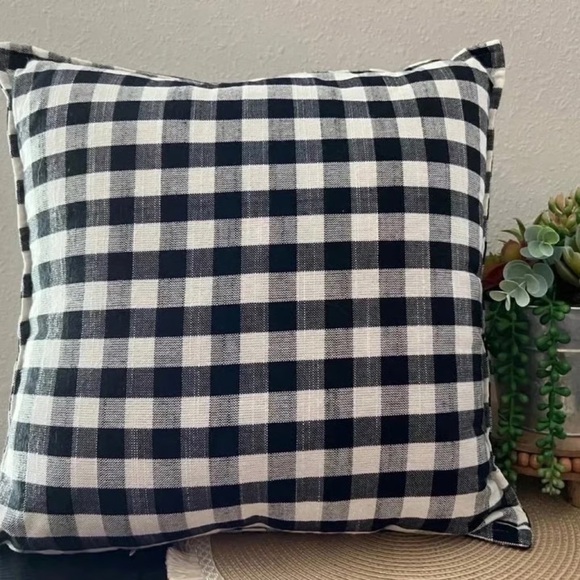 New Farmhouse Vintage truck Buffalo Check plaid pillow